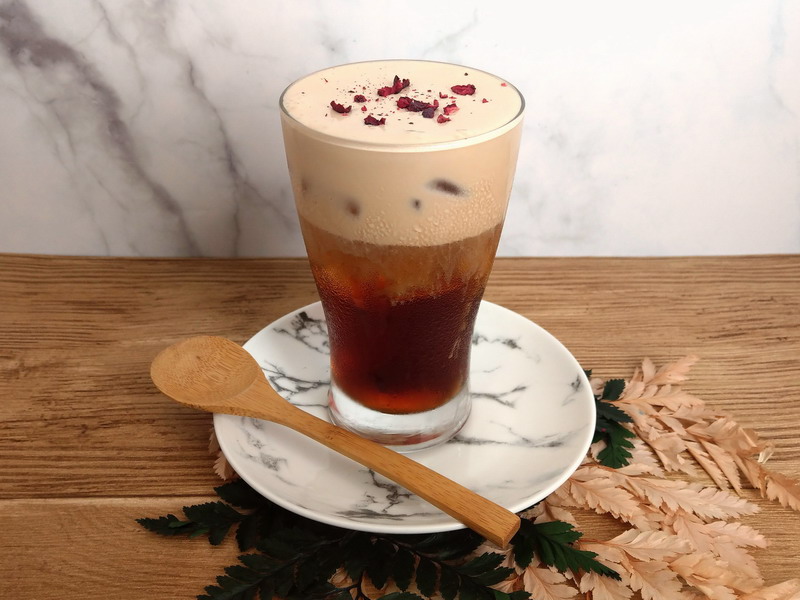 Black Coffee Topping with Earl Grey Tea Fluffy Cream